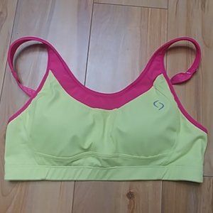 Moving Comfort Vero padded sports bra S small 32BC